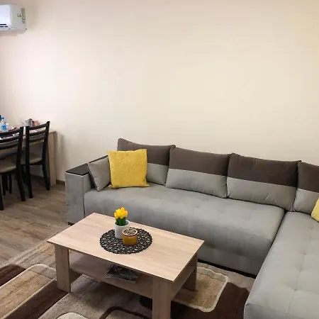 Luxury 2 Free Underground Secure Parking *